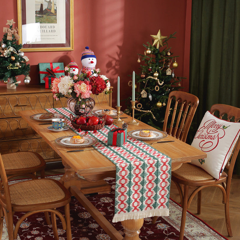 Festive Christmas Table Runner – Decorative Holiday Dining Runner