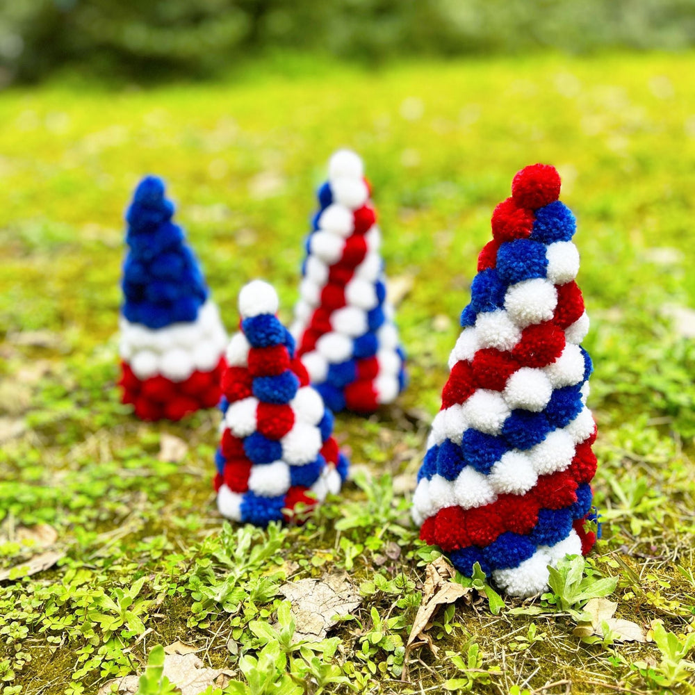Handcrafted Pom Pom Christmas Tree – Cozy Tabletop Decoration