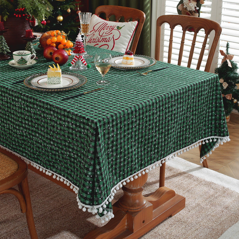 Festive Checkered Christmas Tablecloth – Buffalo Check Holiday Table Cover