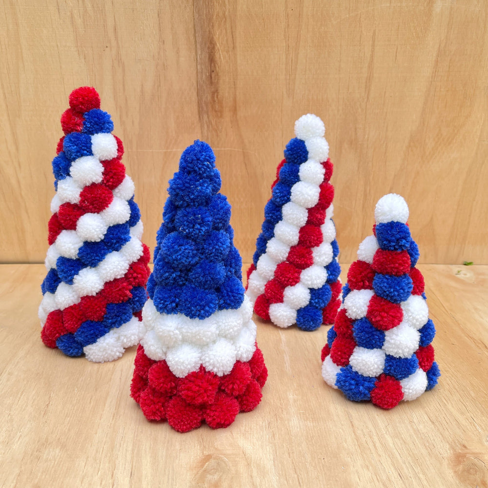 Handcrafted Pom Pom Christmas Tree – Cozy Tabletop Decoration