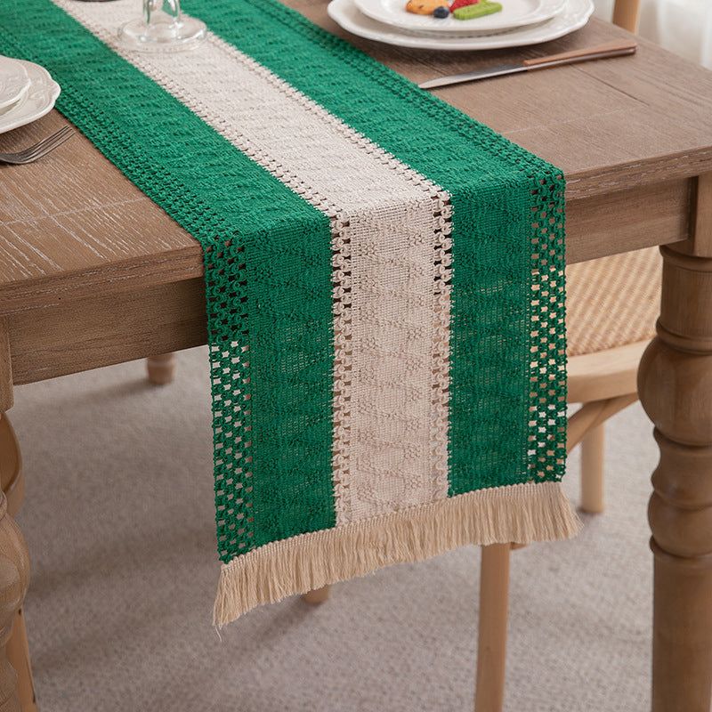 Festive Christmas Table Runner – Decorative Holiday Dining Runner