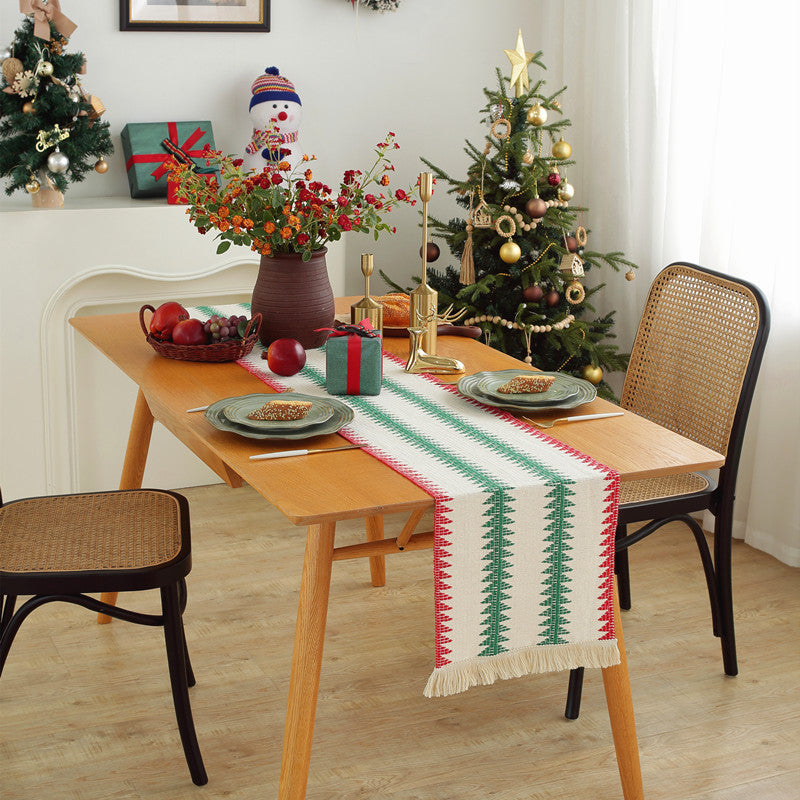 Festive Christmas Table Runner – Decorative Holiday Dining Runner