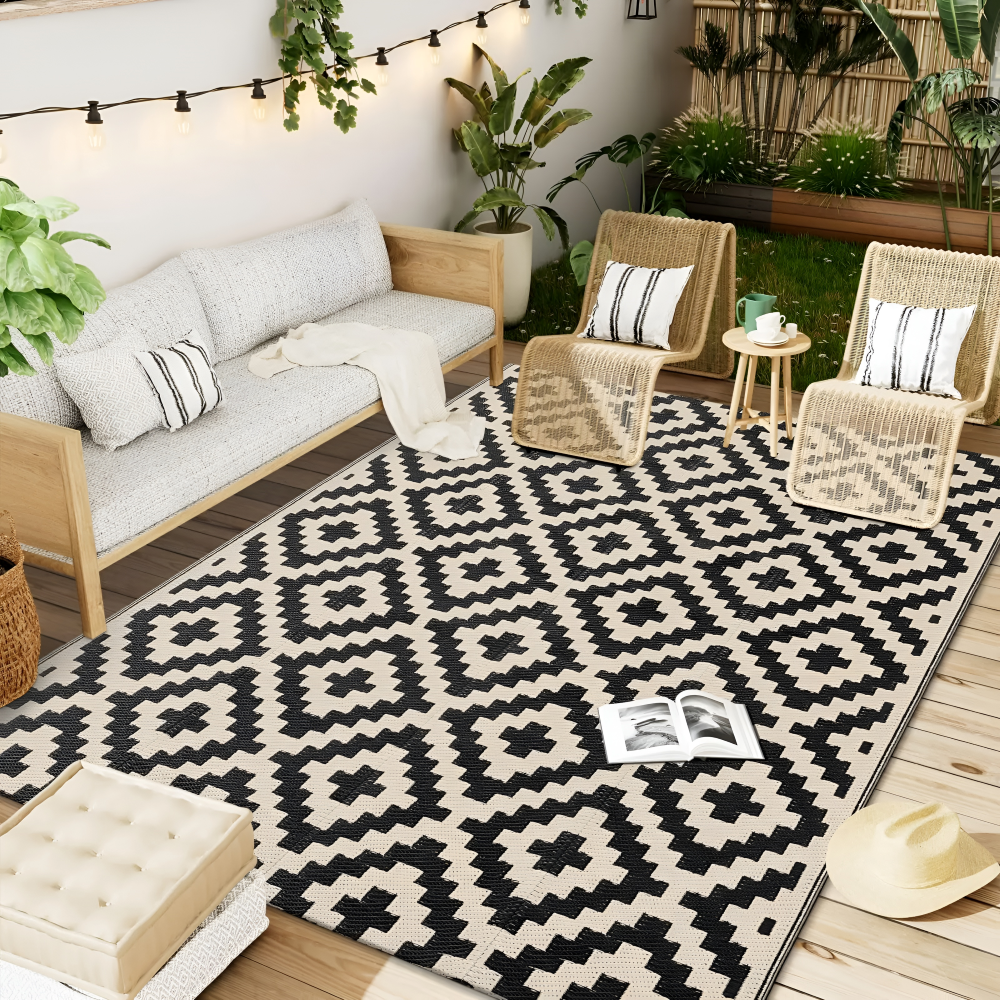 Reversible Outdoor Rug – Non-Slip, UV-Resistant Polypropylene & Geometric Design