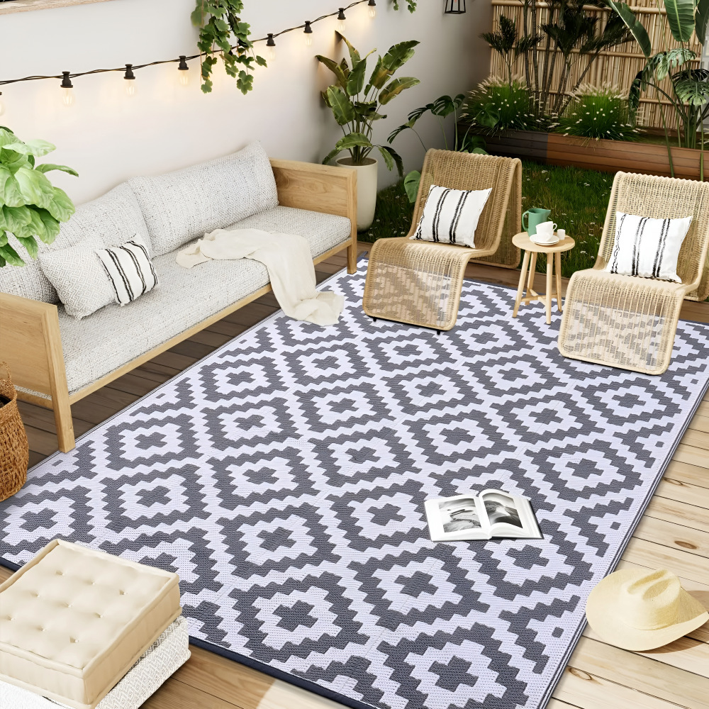 Reversible Outdoor Rug – Non-Slip, UV-Resistant Polypropylene & Geometric Design