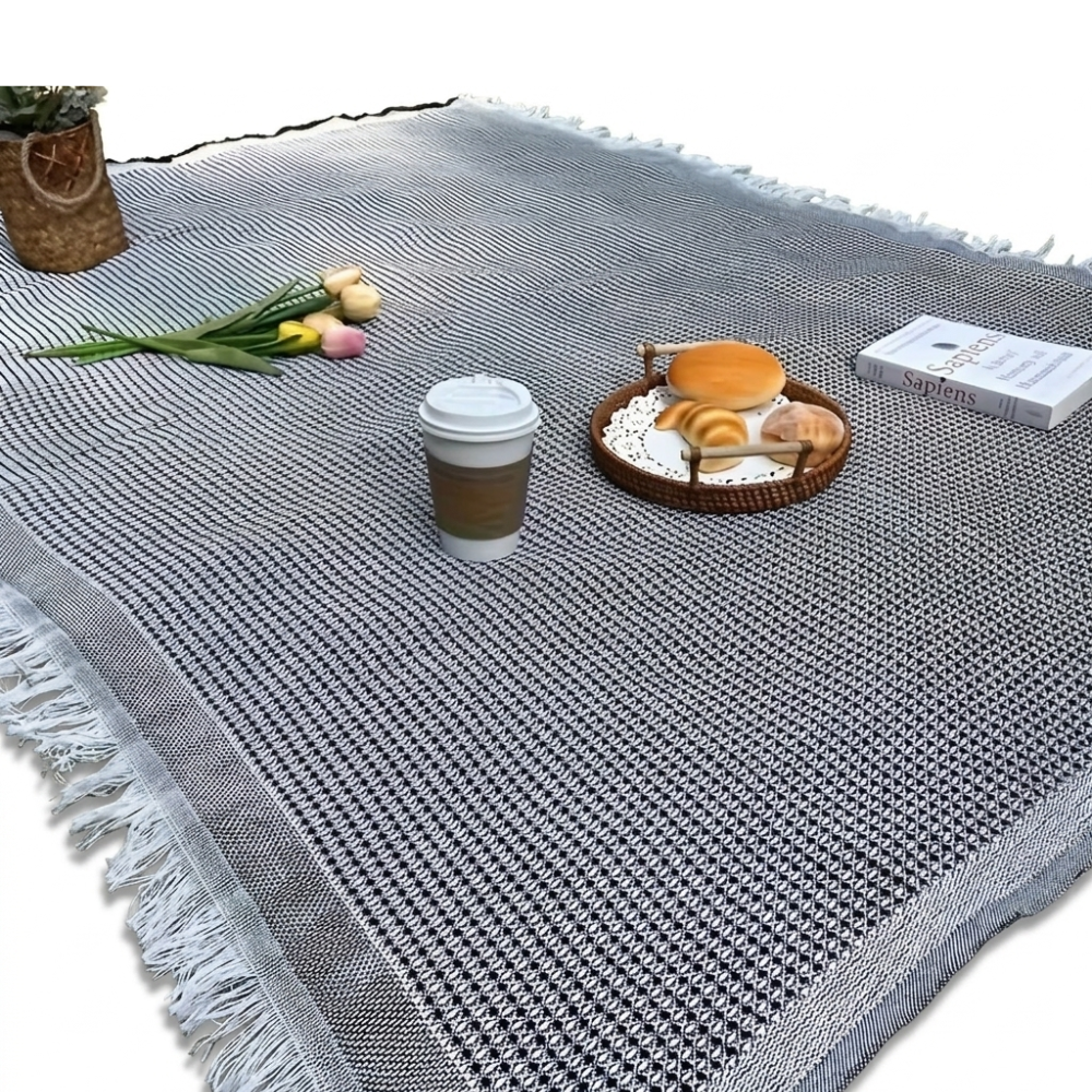 Picnic Blanket – 180×180cm Waterproof Polyester, Foldable & Machine Washable