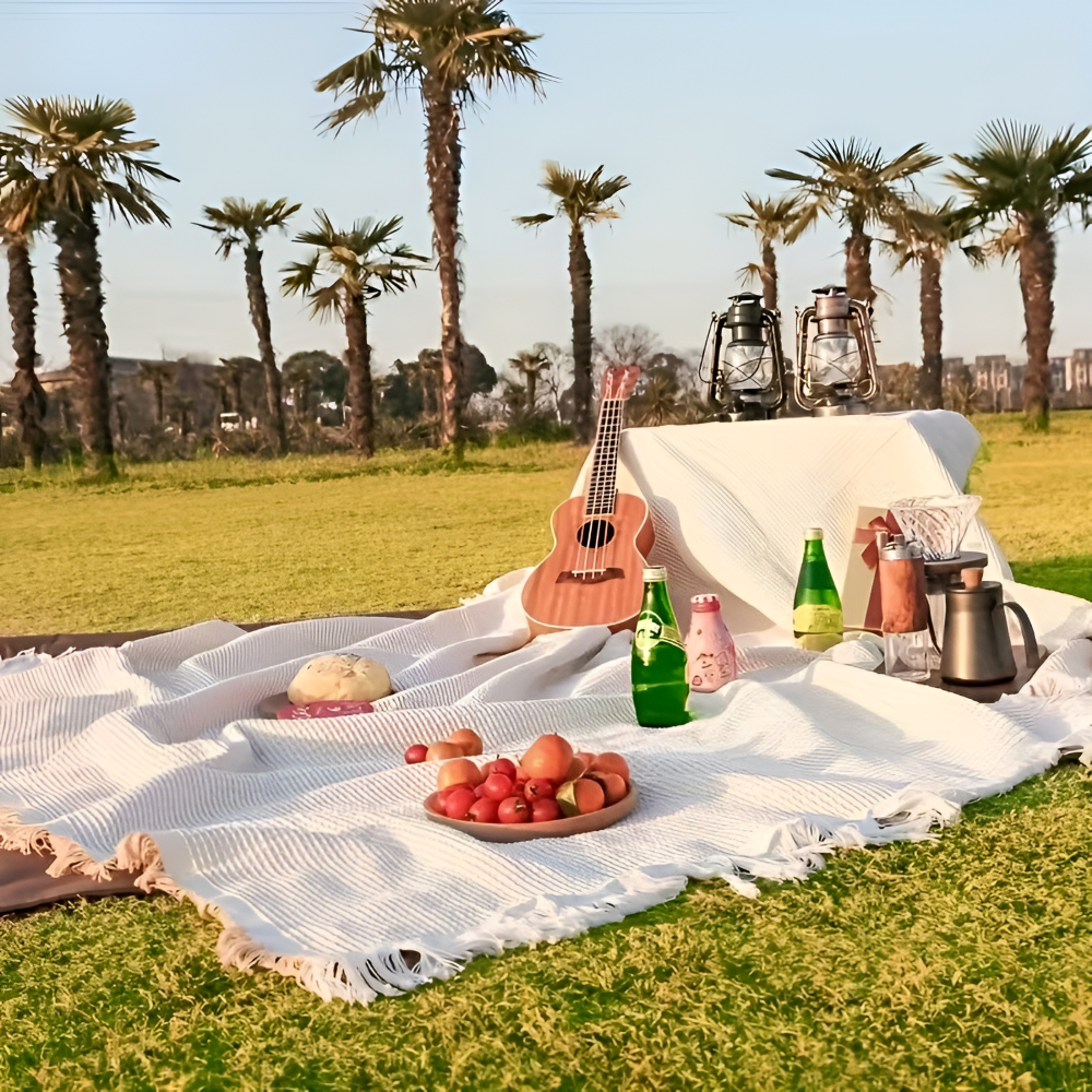 Picnic Blanket – 180×180cm Waterproof Polyester, Foldable & Machine Washable