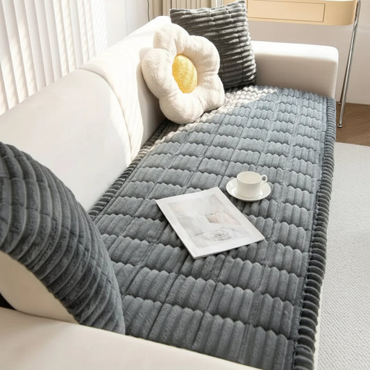 Plush Couch Cover – Pleated Edges, Sofa Protection & Pet-Friendly Flannel