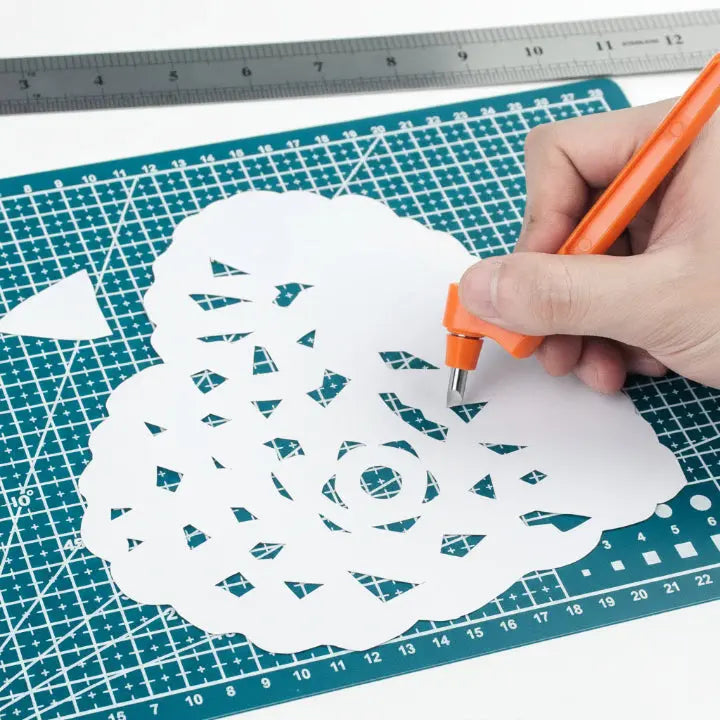 Enhanced Product Title: **Präzisions-Schneidewerkzeug Set (2-teilig) - Hochwertige Schneidwerkzeuge für präzise Ergebnisse** 

This title includes keywords that potential customers might search for while also highlighting the product's quality and purpose