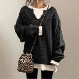 Optimized Product Title: "Überdimensionierter Strickpullover mit Zopfmuster – Gemütlicher, Oversized Pullover für Damen | Trendige Wintermode" 

This title includes relevant keywords and phrases that can help improve visibility in Google Shopping searches