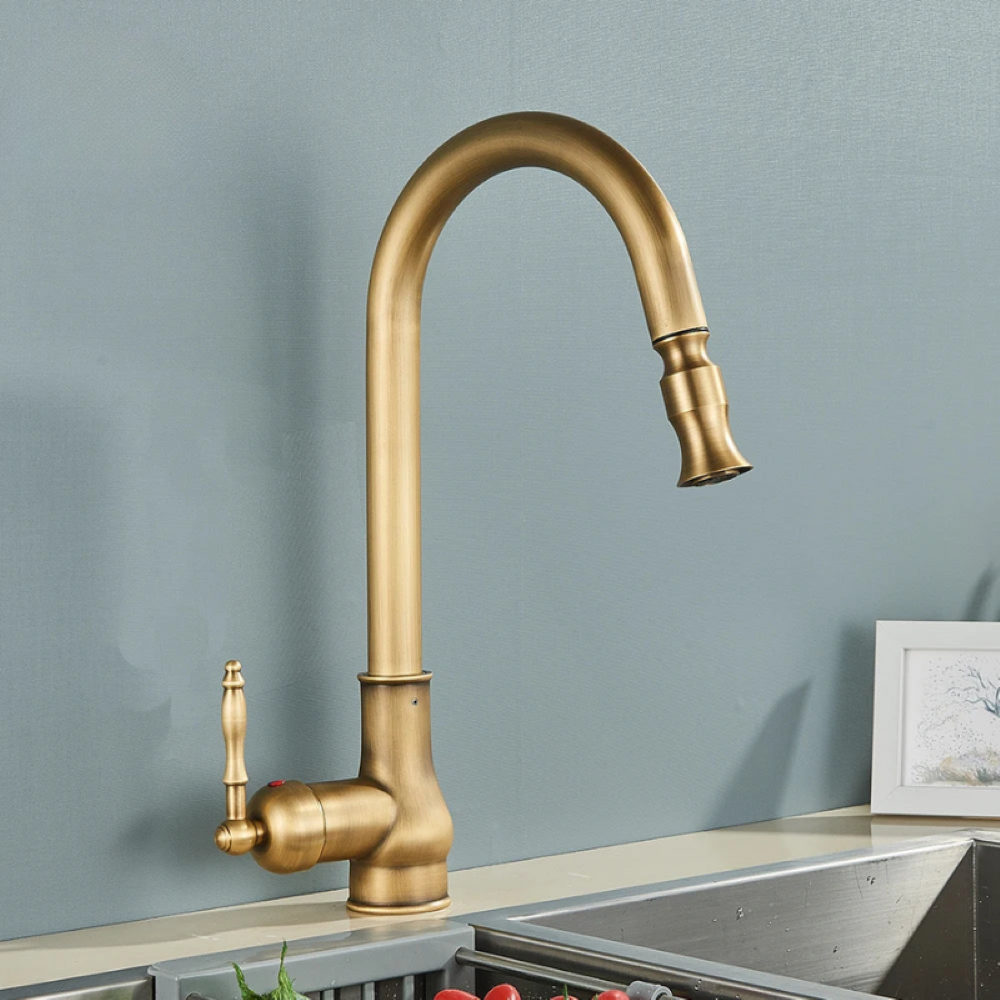 Retro Brass Kitchen Faucet – Antique Finish, 360° Swivel Spout & Single-Lever Mixer