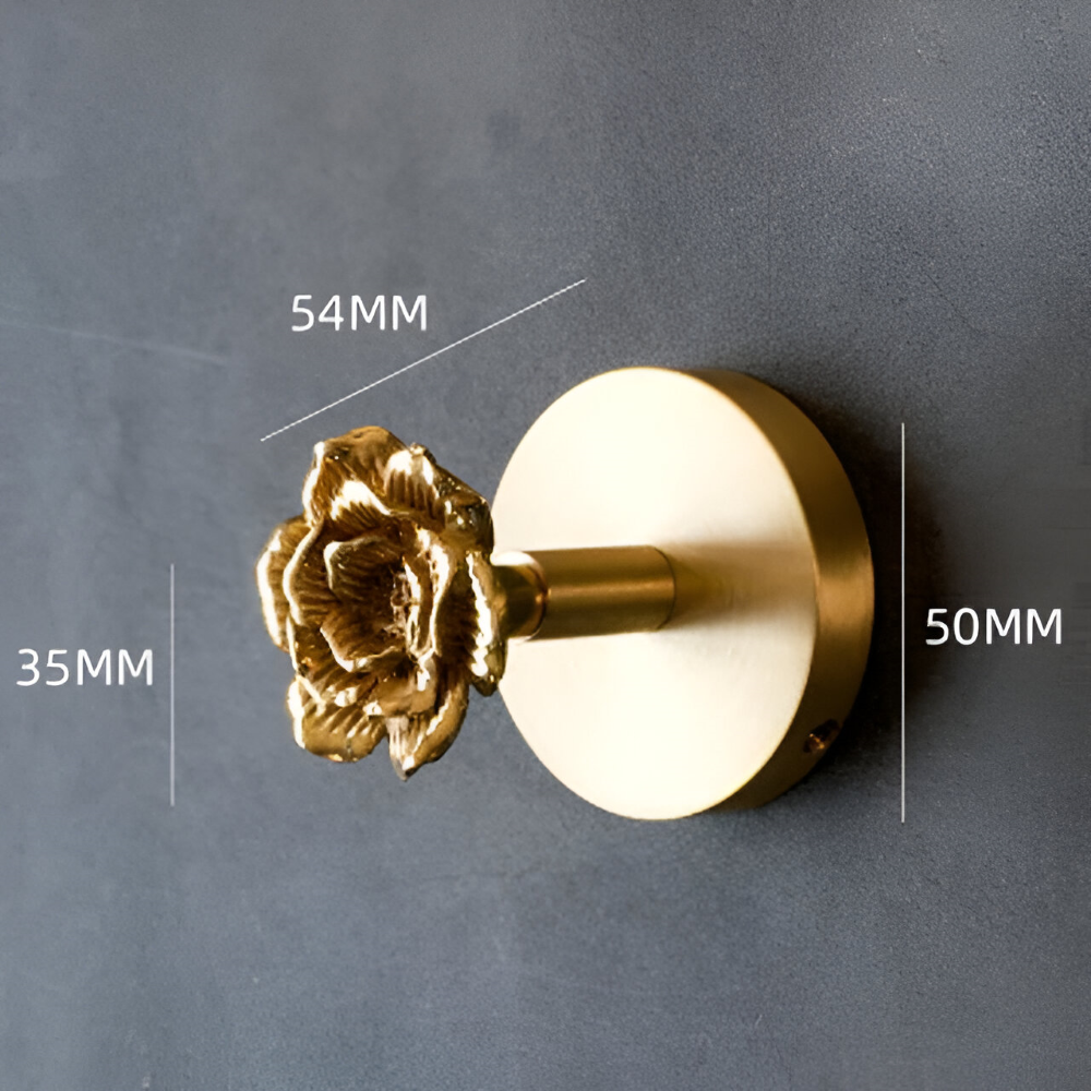 Enhanced Product Title: "Elegante Tier-Wandhaken mit Goldfinish – Stilvolle Aufbewahrungslösung für Ihr Zuhause" 

This title includes keywords that may improve search visibility and provides a clearer description of the product's purpose and appeal.