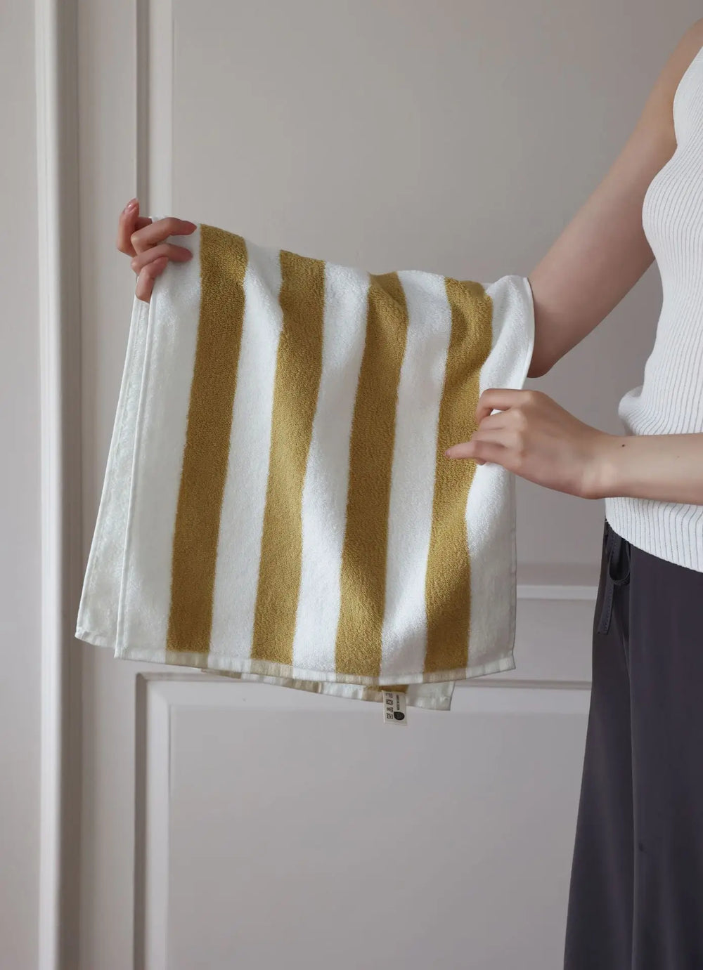 Striped Cotton Bath Towel – 100% Combed Cotton, Hotel Quality & Quick-Dry