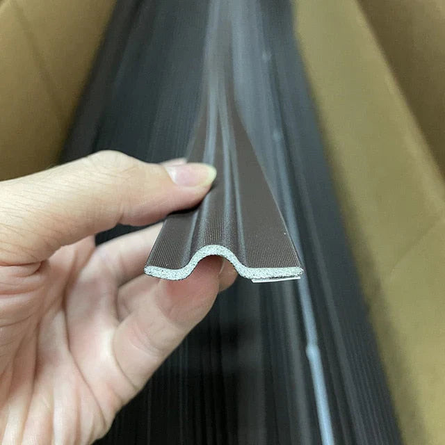 Enhanced Product Title: **Selbstklebendes Türdichtungsband – Effektiver Zugluftstopper, 2 m für Energiesparen und Schallschutz** 

This optimized title includes relevant keywords and highlights the benefits of the product, making it more appealing for Goo