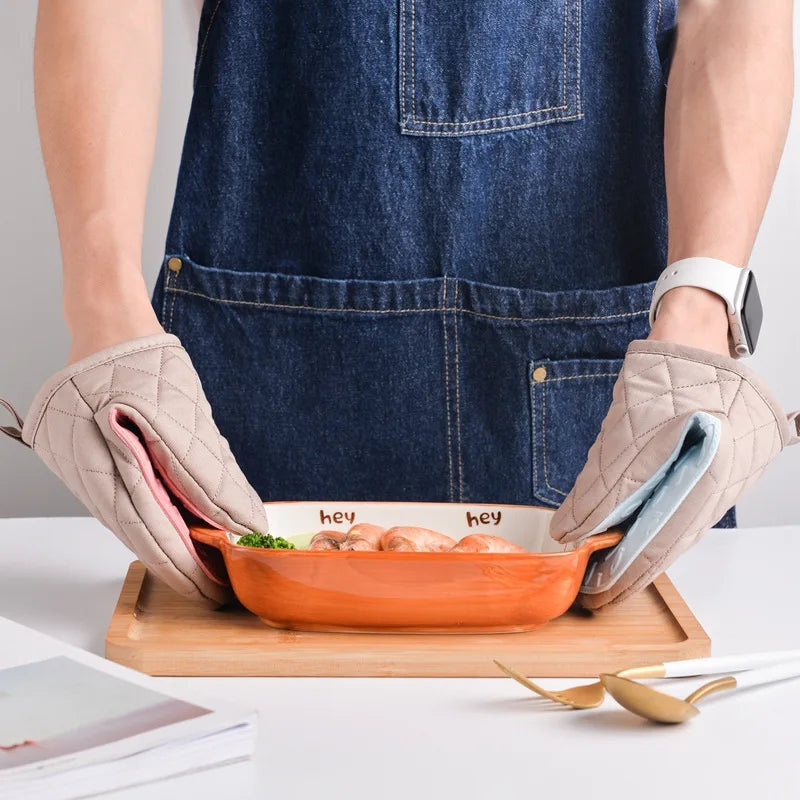 Silicone Grip Oven Mitts – Heat-Resistant, Non-Slip & Quilted Pair