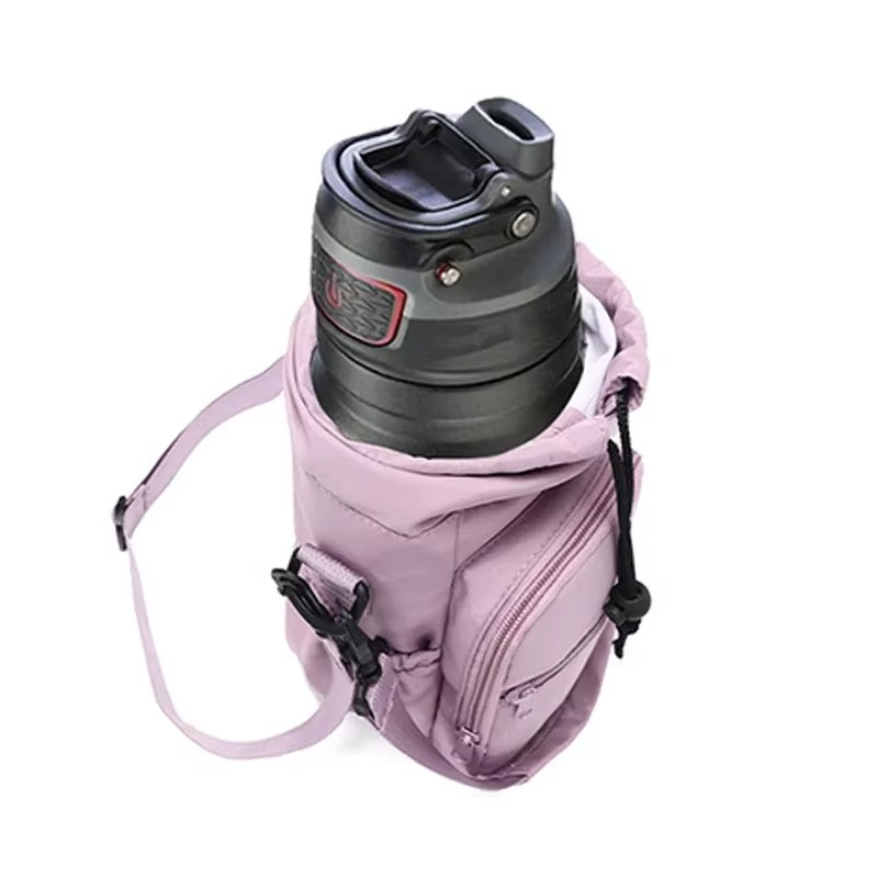 Optimized Product Title: **Kompakte Umhängetasche mit Flaschenhalter – Multifunktionale Trinkflasche Schultertasche für Unterwegs** 

This title includes relevant keywords while maintaining clarity and appeal for potential buyers.