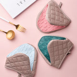 Silicone Grip Oven Mitts – Heat-Resistant, Non-Slip & Quilted Pair
