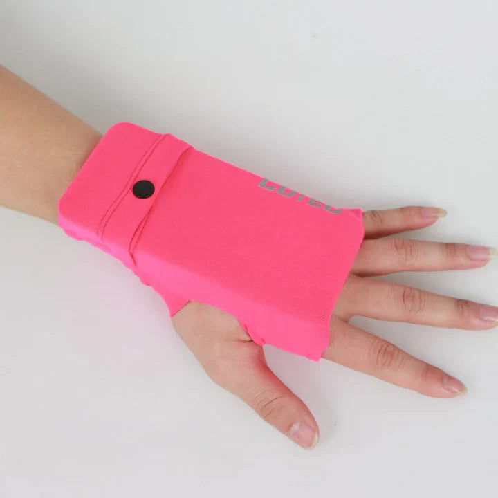Enhanced Product Title: "Sport Handgelenktasche – Verstellbarer Handyhalter für Laufen, Fitness & Outdoor-Aktivitäten – Ideal für Smartphones" 

This title includes relevant keywords for better visibility while maintaining clarity and appeal.