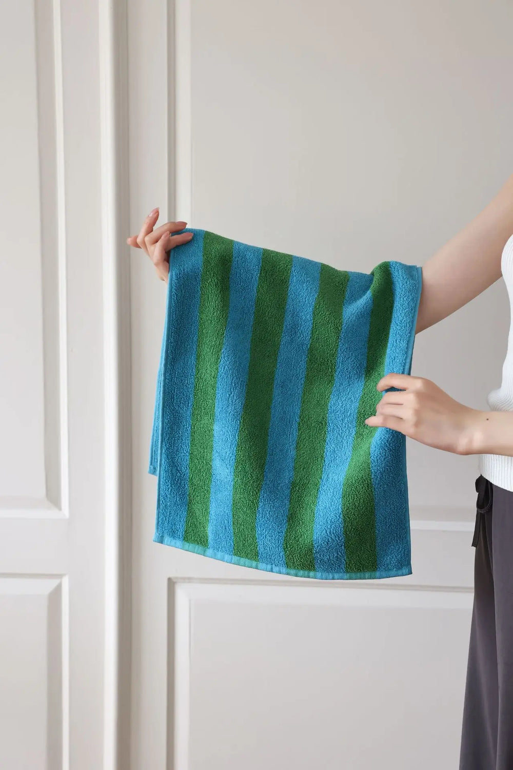Striped Cotton Bath Towel – 100% Combed Cotton, Hotel Quality & Quick-Dry
