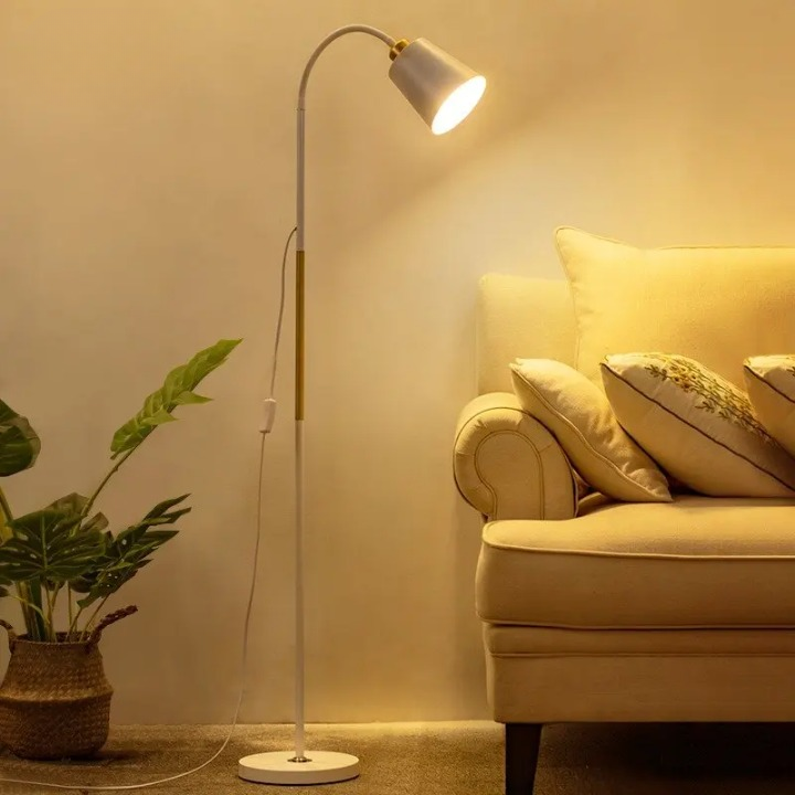 Arched Floor Lamp – Adjustable Head, Wrought-Iron Base & 249–2000 lm Output
