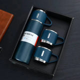 Optimized Product Title: **Thermoskanne Geschenkset mit 3 Bechern – Isolierflasche für warme & kalte Getränke, 500 ml, ideal für Reisen, Picknicks & Geschenke**