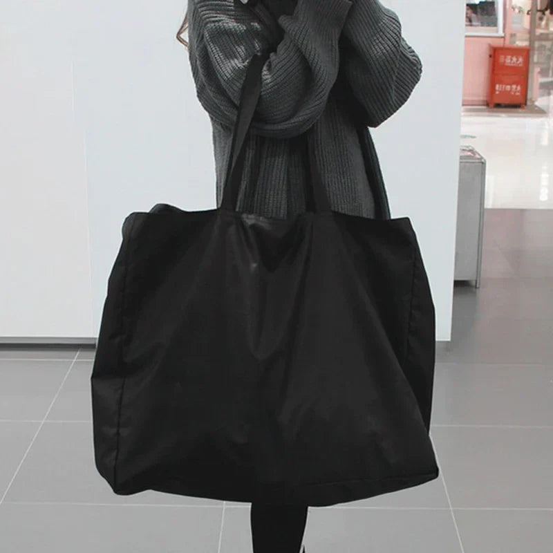 Optimized Product Title: "Faltbare Wasserfeste Reisetasche – 4 Größen, Schwarz & Blau – Ideal für Reisen, Sport & Outdoor" 

This title includes relevant keywords and highlights the versatility and functionality of the product, making it more appealing fo