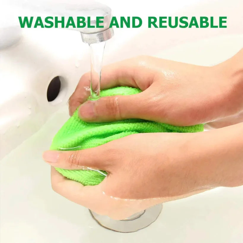 Windshield Cleaning Brush – Extendable Handle, 180° Swivel & 3 Microfiber Pads