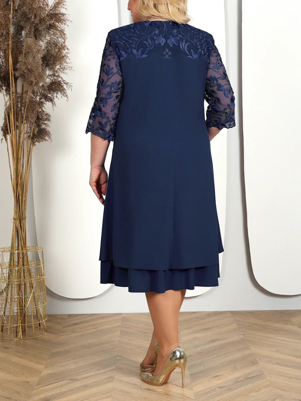Plus Size Fall Embroidered Banquet Dress - Elegant Autumn Evening Wear