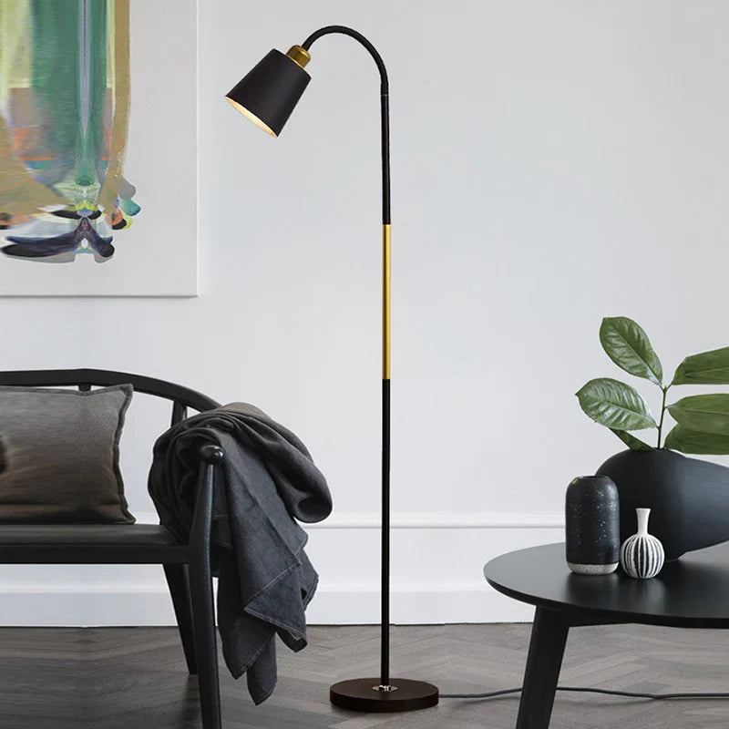 Arched Floor Lamp – Adjustable Head, Wrought-Iron Base & 249–2000 lm Output