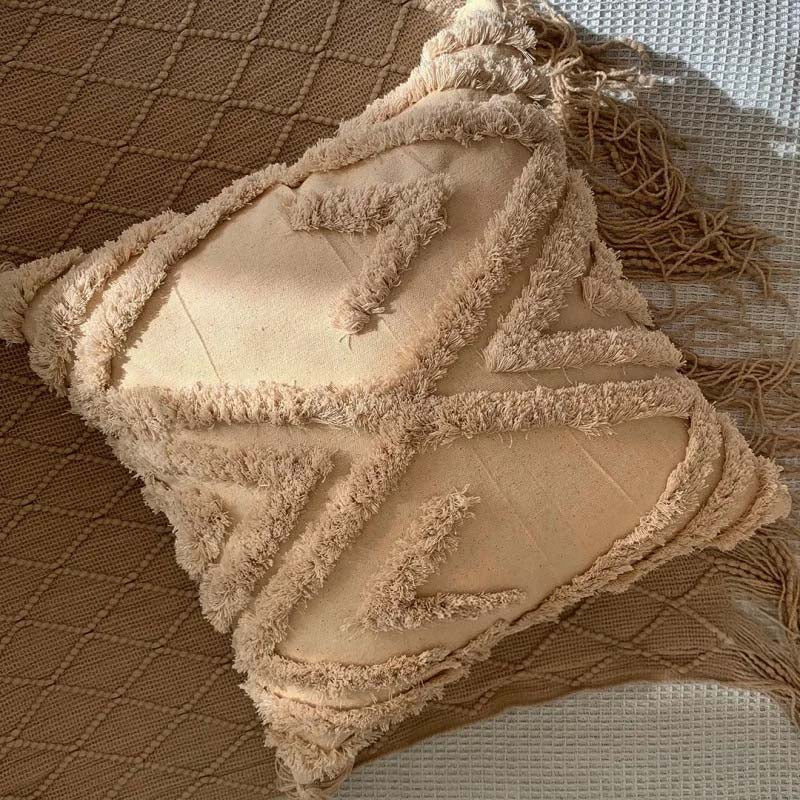 Tufted Throw Pillow – 45×45cm, Handwoven Texture & Geometric Pattern