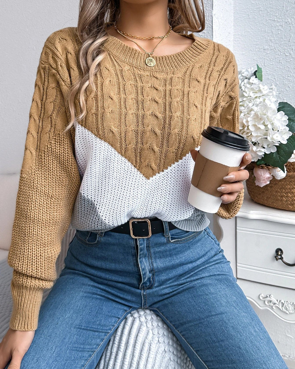Enhanced Product Title: "Chloé Chevron Knit Sweater - Stylish Women's Pullover for Cozy Elegance" 

This title includes relevant keywords while maintaining clarity and appeal for potential buyers.