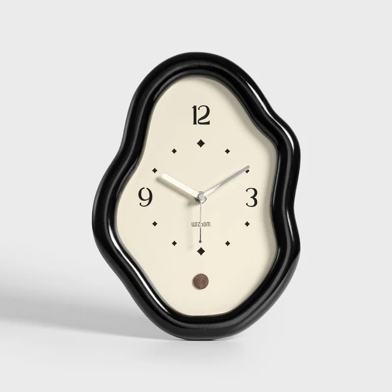 Organic Shape Wall Clock – Sculptural Wavy Frame, High-Gloss & Easy-Read Dial