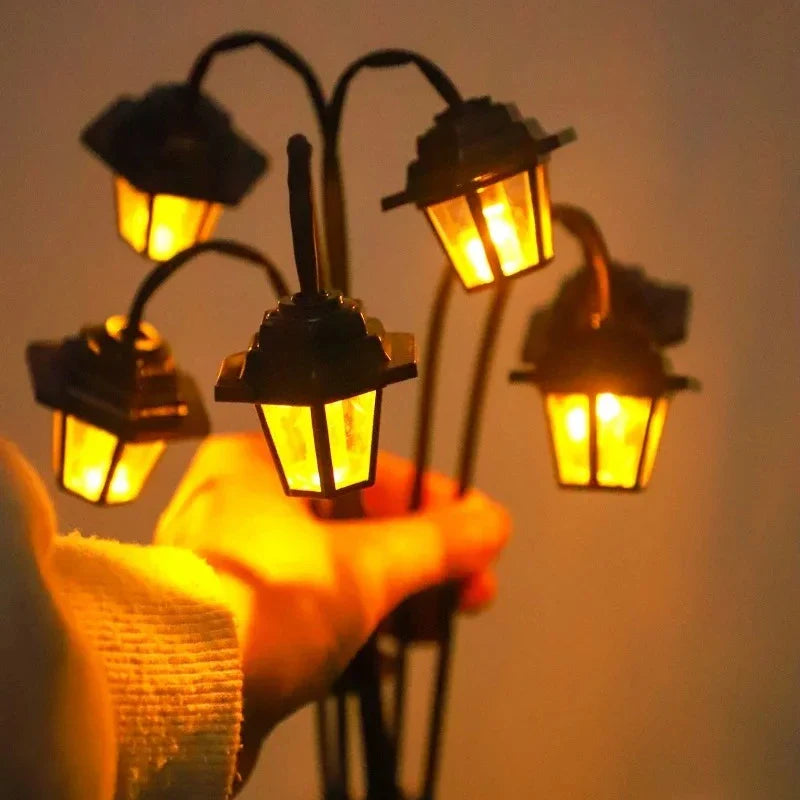 Enhanced Product Title: "Retro Solar-Gartenlaterne mit 6 LED-Leuchten – Energieeffiziente Außenbeleuchtung für Garten, Terrasse und Balkon" 

This title includes relevant keywords while providing additional details about the product's features and intende