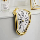Enhanced Product Title: "Schmelzende Vintage-Uhr – Zeitverzerrungs-Inspiration für einen einzigartigen Stil" 

This title maintains the original concept while improving clarity and appeal for potential buyers.