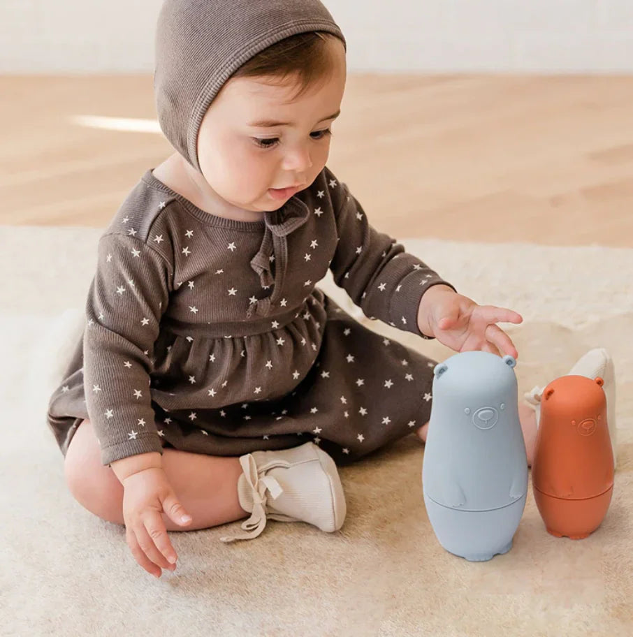 Enhanced Product Title: **Silikon Stapelpuppen Set – Weiche, Sichere und Lehrreiche Spielzeuge für Kinder – 4er-Set für Kreatives Spielen und Lernen** 

This optimized title includes relevant keywords and phrases that can improve visibility on Google Shop