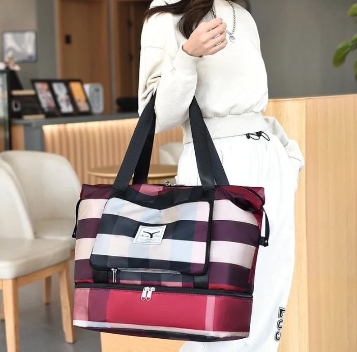 Foldable Travel Duffel Bag – Wet Compartment, 20-35L Capacity & Trolley Strap