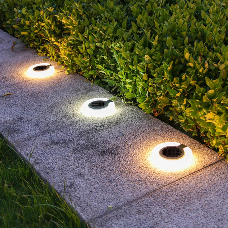 Enhanced Product Title: **360° Schwenkbare Solar-Gartenleuchte – Energiesparende Außenbeleuchtung für Garten, Terrasse und Weg**

This title includes relevant keywords and phrases that can help improve visibility in Google Shopping searches while clearly