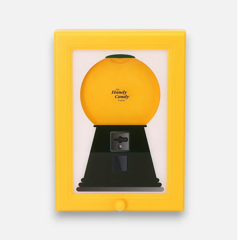 Optimized Product Title: "Seltene Vintage Bonbonspender Wandkunst – Nostalgischer Süßigkeitenspender mit Überraschungseffekt" 

This title includes relevant keywords while maintaining clarity and appeal for potential customers.