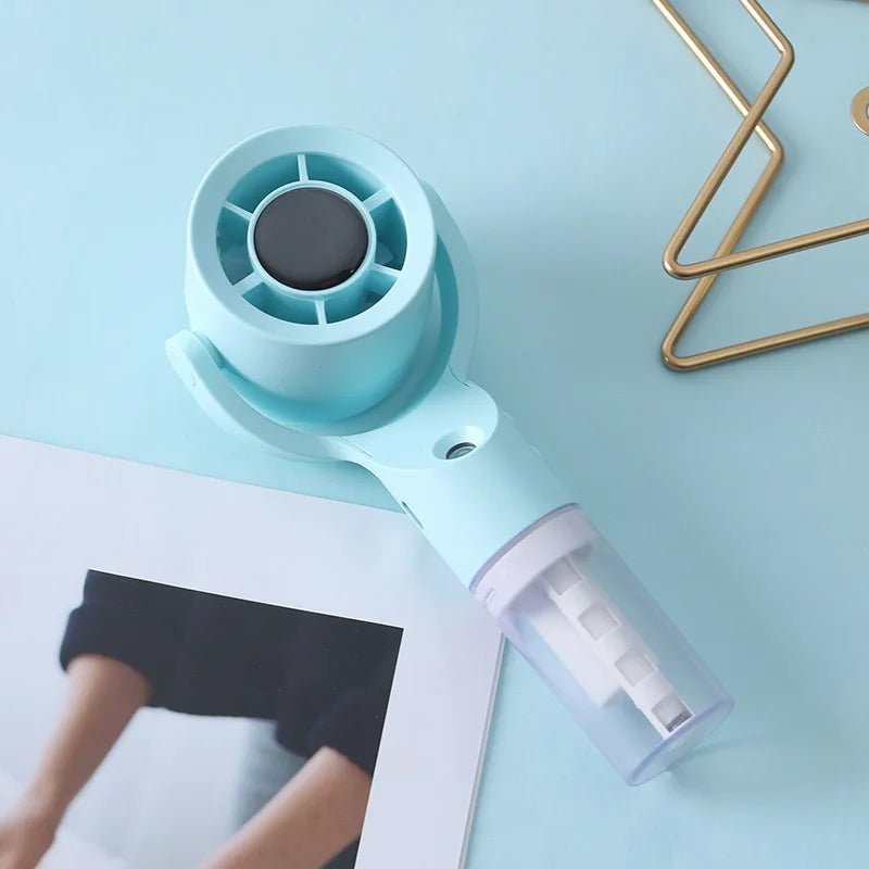 Handheld Misting Fan – 3 Speeds, Rechargeable Battery & Rotating Head