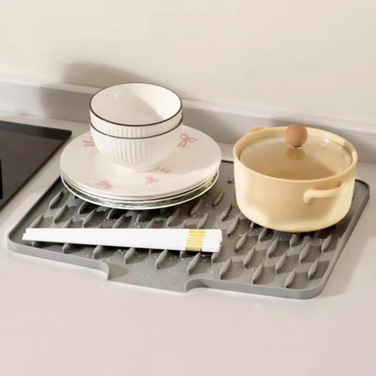 Silicone Dish Draining Mat – Built-In Drain Spout, Non-Slip & Dishwasher-Safe