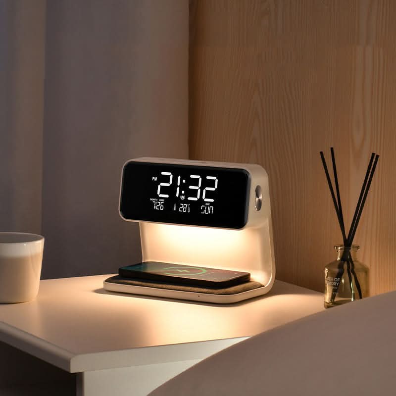 Enhanced Product Title: **Kabellose Nachttischlampe mit integriertem Wecker und Ladefunktion - Stilvolle Tischleuchte für Schlafzimmer** 

This title includes relevant keywords while also providing a clear description of the product's features, making it
