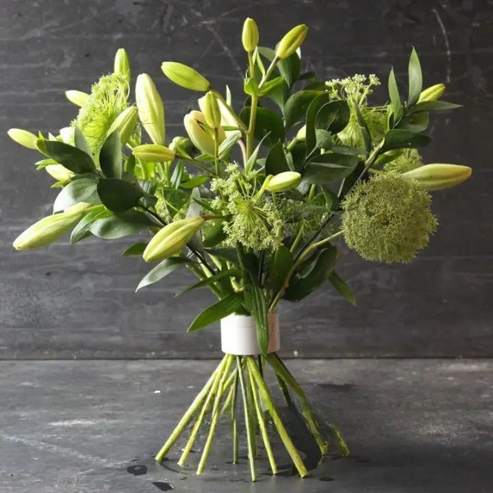 Spiral Flower Holder for Stunning Floral Arrangements - Ideal for Bouquets and Centerpieces