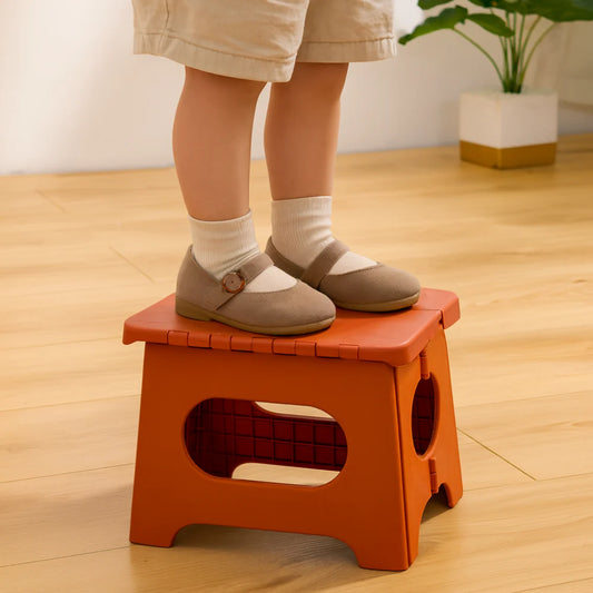 Folding Step Stool – Plastic Build, Portable Design & Home Footstool Use