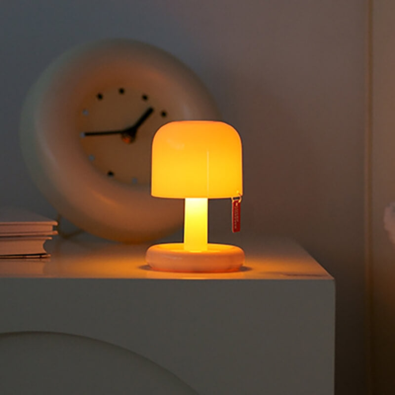 Enhanced Product Title: "Sonnenuntergang Nachtlampe mit Farbwechsel – Stimmungsvolle LED Tischlampe für Kinderzimmer und Schlafzimmer" 

This title includes relevant keywords and provides more detail about the product's features and intended use, which ca