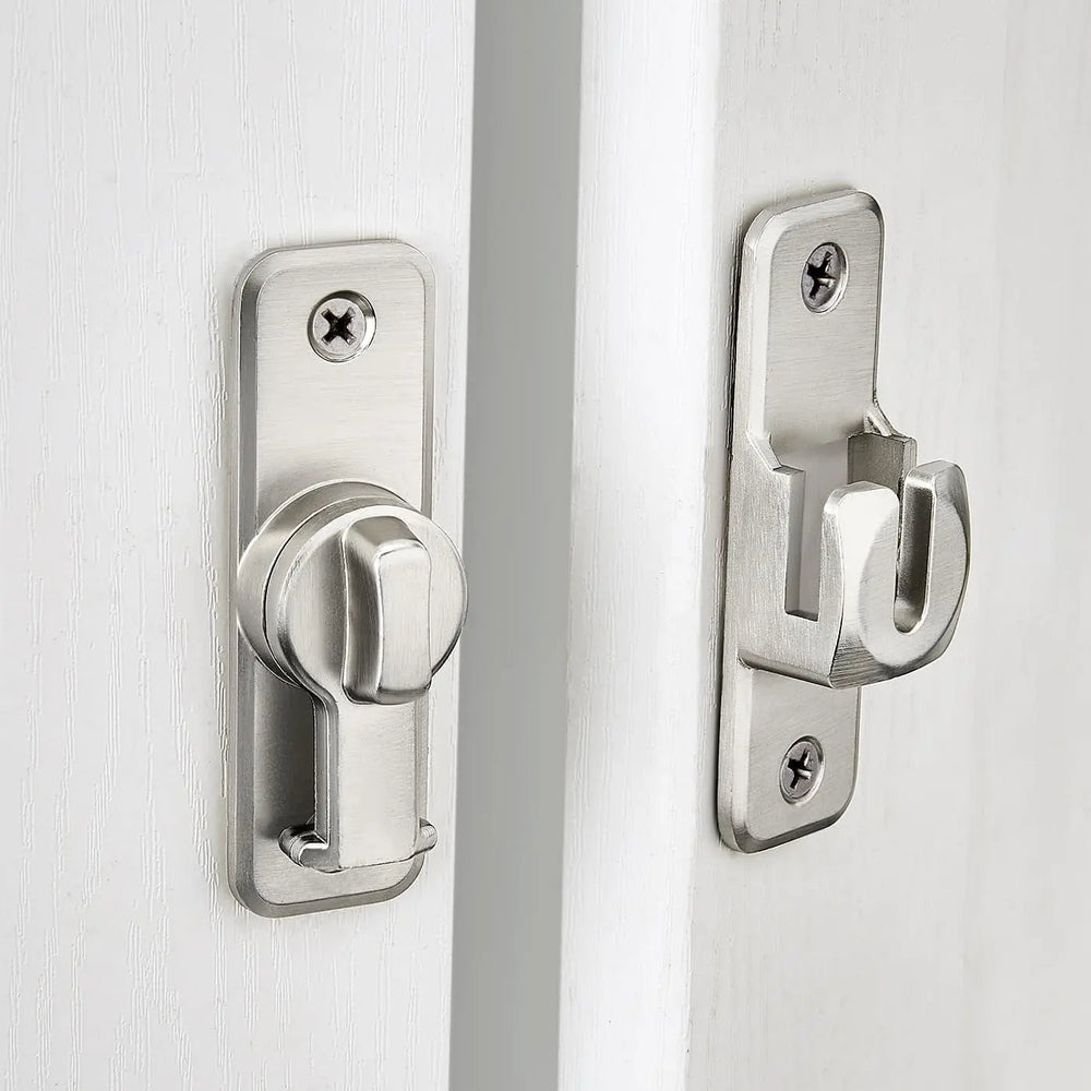 Optimized Product Title:  
"Türschloss Riegel Set (2er) – Hochsicherheits Anti-Pick Design für maximalen Schutz"  

This title includes relevant keywords while emphasizing the product's features and benefits, making it more appealing for Google Shopping.