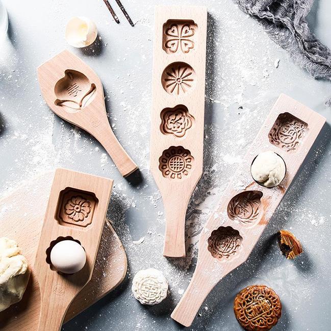 Artisan Wooden Christmas Cookie Molds – Hand-Carved Gingerbread Stamps