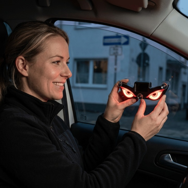 Solar LED Car Window Lights – Wireless, Adhesive Mount & Glowing Eye Design
