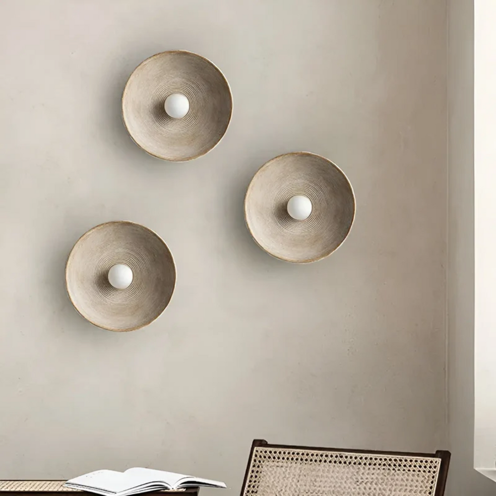 Runde Wandleuchte aus Glas & Harz im Wabi-Sabi-Stil – Dreifarbige Wandlampe für modernes Wohndesign