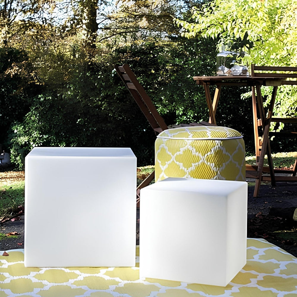 Optimized Product Title: "Fernbedienbare LED-Würfelleuchte für Garten & Terrasse – Stilvolle Außenbeleuchtung für entspannte Abende" 

This title includes relevant keywords while enhancing the appeal and clarity of the product.