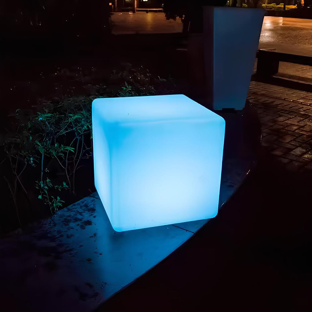 Optimized Product Title: "Fernbedienbare LED-Würfelleuchte für Garten & Terrasse – Stilvolle Außenbeleuchtung für entspannte Abende" 

This title includes relevant keywords while enhancing the appeal and clarity of the product.