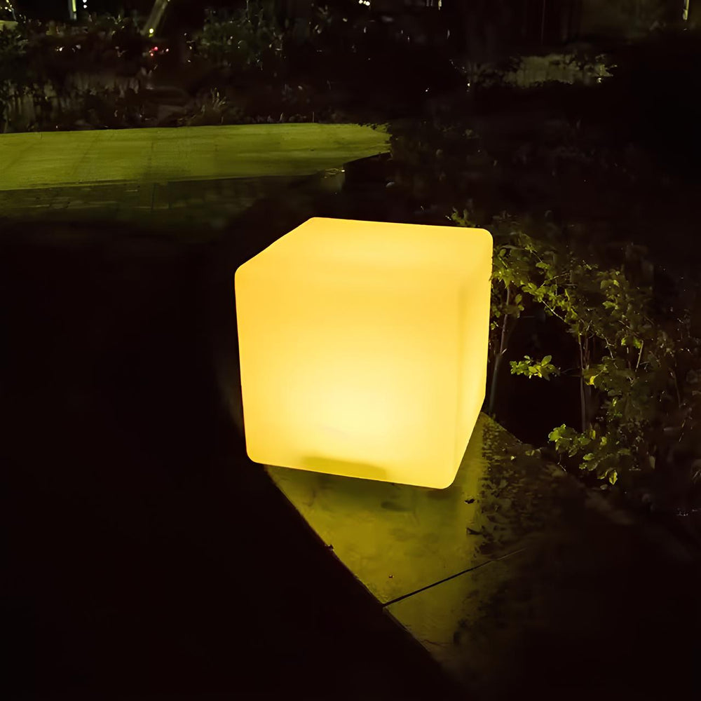 Optimized Product Title: "Fernbedienbare LED-Würfelleuchte für Garten & Terrasse – Stilvolle Außenbeleuchtung für entspannte Abende" 

This title includes relevant keywords while enhancing the appeal and clarity of the product.